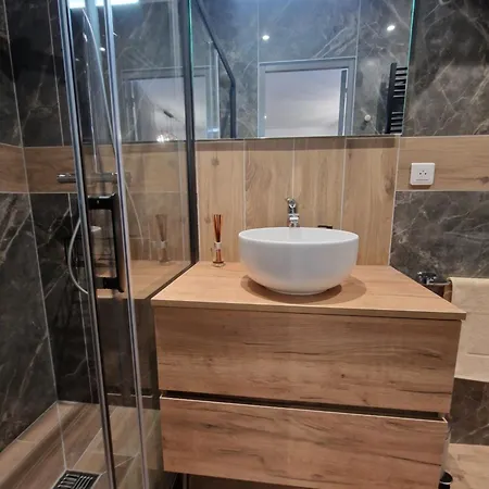 Avec 3 Et Un Apartment