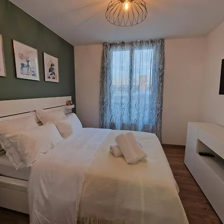 Apartment Avec 3 Et Un *