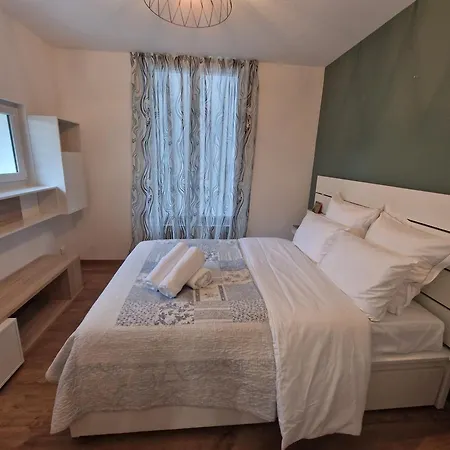 Avec 3 Et Un Apartment
